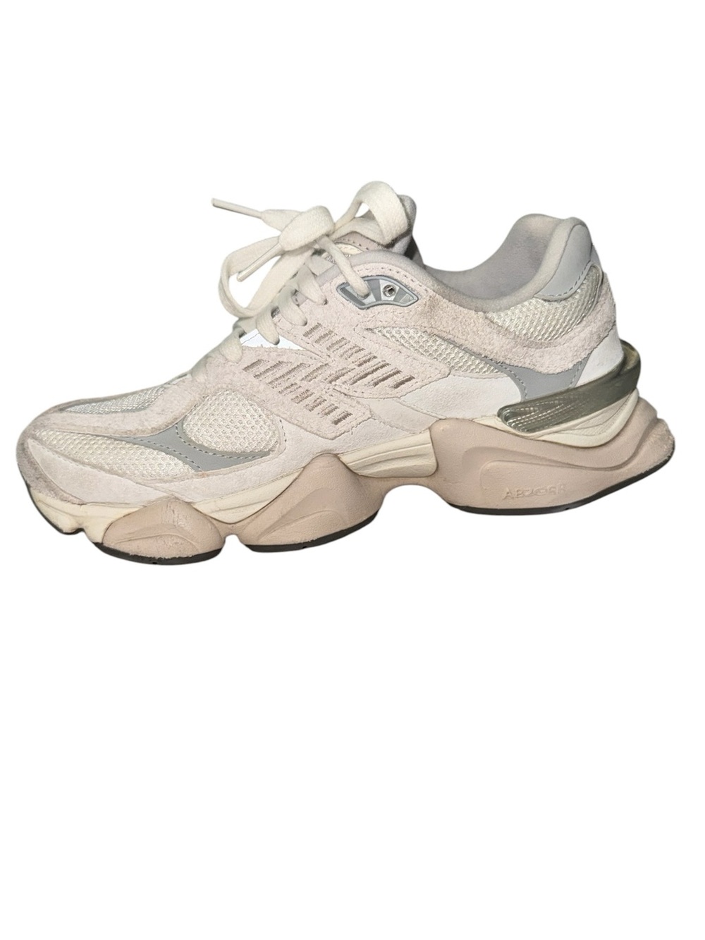 New Balance 9060 Women’s 8 - Picture 4 of 10